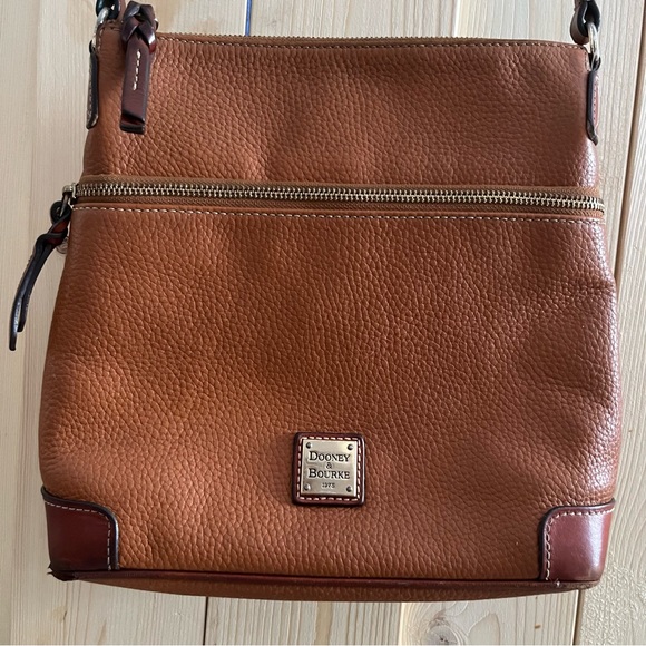 Dooney & Bourke Men's Brown Leather Crossbody Bag - Picture 3 of 12